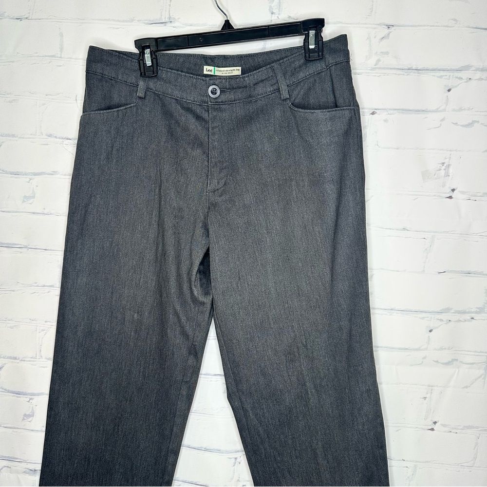 Lee Relaxed Straight Leg Size 12 Short Jeans‎